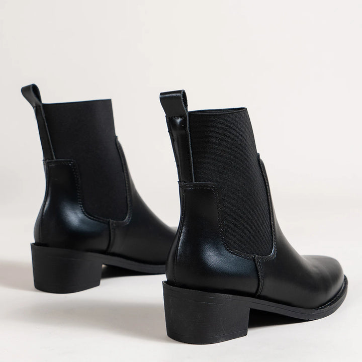 Aurora Glen Chelsea Boot